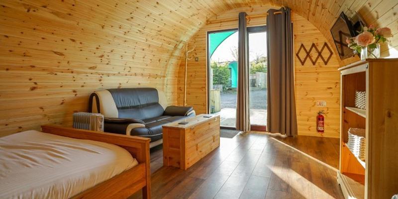 Original Glamping Pod With Hot Tub 호텔 프로드샴 외부 사진
