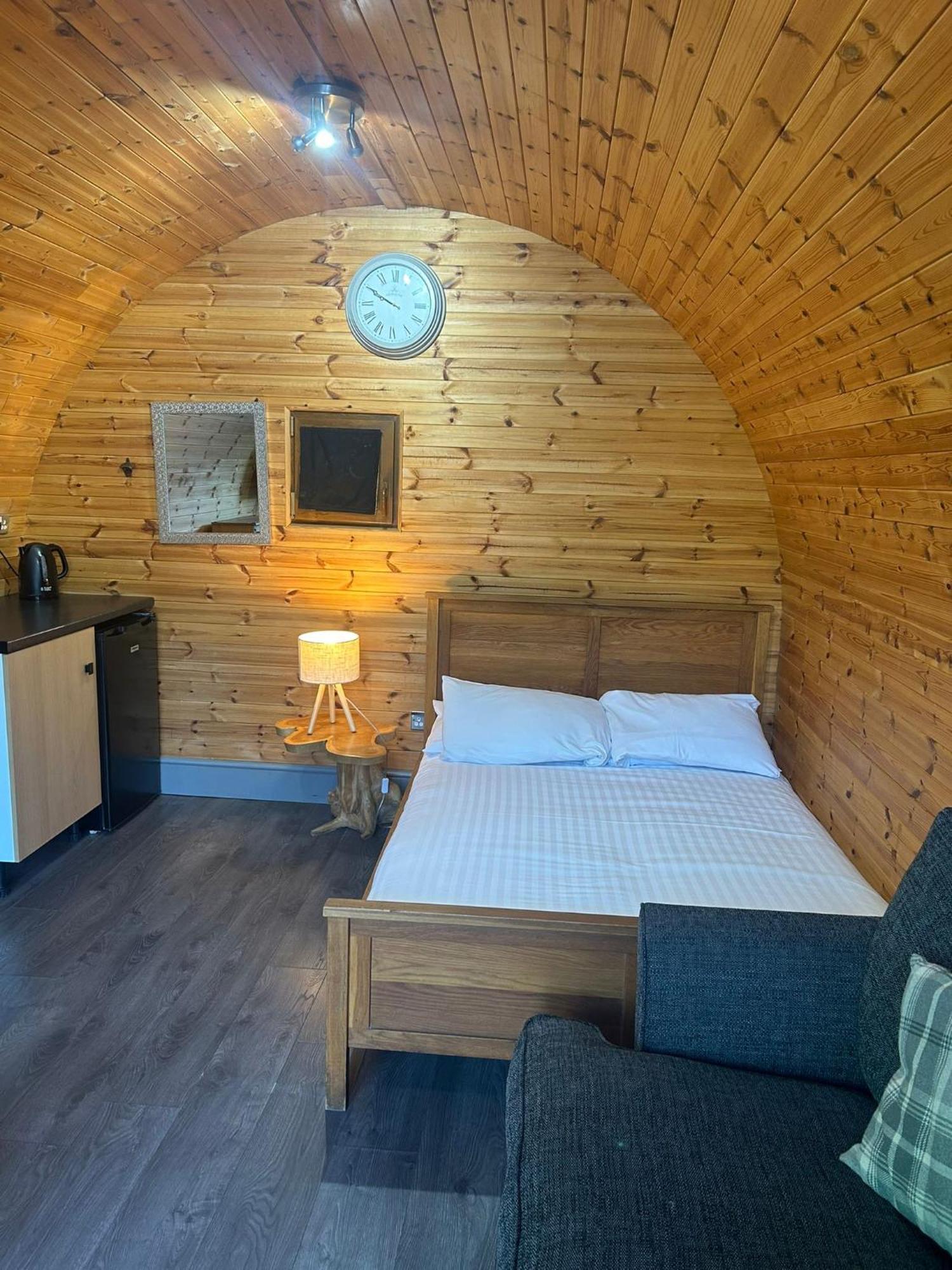 Original Glamping Pod With Hot Tub 호텔 프로드샴 외부 사진